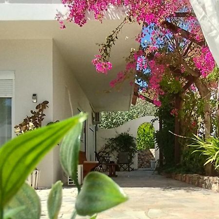 Marilen Apartment Livadia  Exterior foto